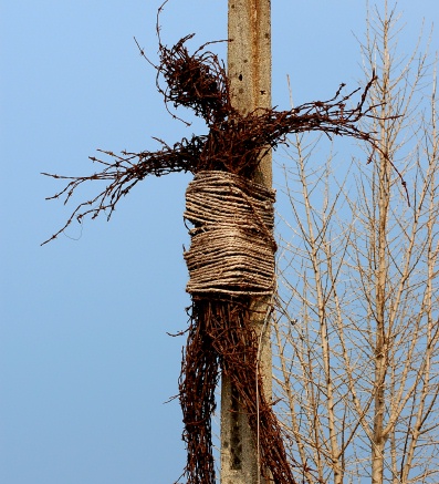 Daechuri Barbed Crucifix. Photo (c) Chris Gelken