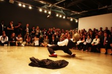 The robot dancer (photo: Lee Hyung-wook)