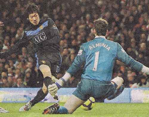 Park Ji-sung scores Man Utd's 3rd against Arsenal