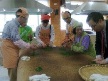 Making tea 2