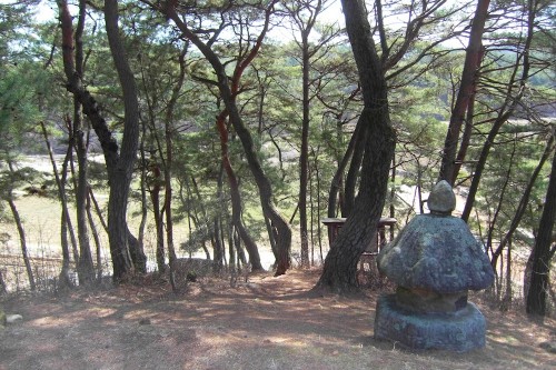 The original burial site of King Danjong's placenta The original burial site of King Danjong's placenta