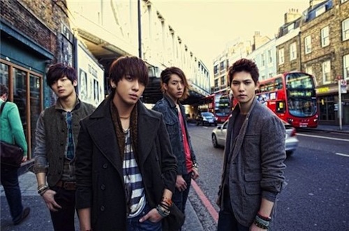 CNBlue London album cover