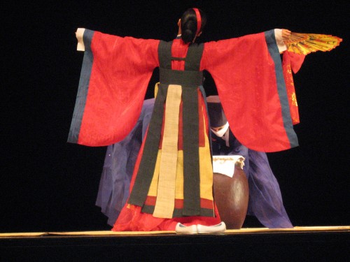 Danoje: springtime rites at the Bloomsbury, 13 June 2006