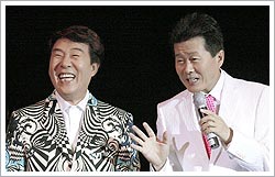 Song Tae-gwan (left) with Tae Jin-a