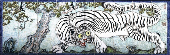 Big Tiger: Kim So Sun, Painting on White Porcelain, 77 x 231 cm