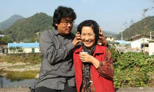 Bong Joon-ho with Kim Hye-ja on location