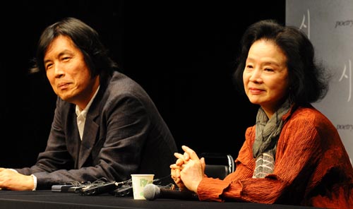 Lee Chang-dong with Yun Jung-hee