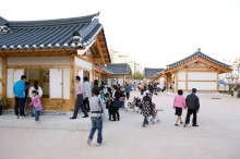 The craftsmen's hanoks at BICHE