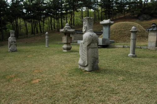 Gyeongneung - photo by Chris Backe