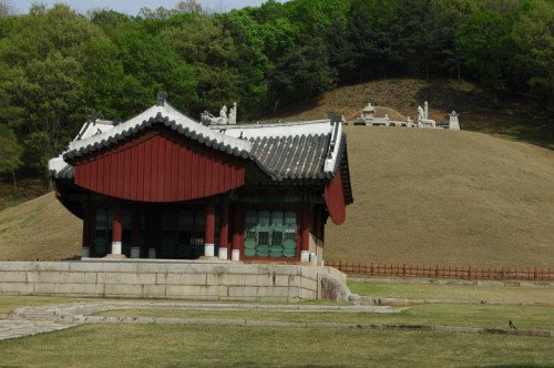Hongneung - photo by Chris Backe