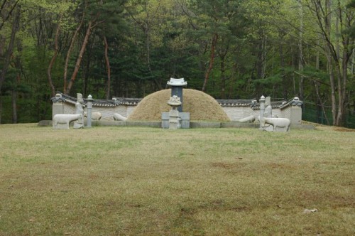 Sugyeongwon - photo by Chris Backe