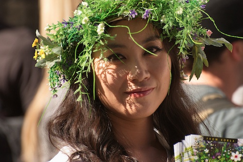 A young Korean Earth Mother advertises Gaksi, Mago in the Royal Mile