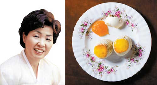 Han Bok-ryeo, head of the Institute of Korean Royal Cuisine, like English scones at Books Cooks, Bukcheon, Seoul