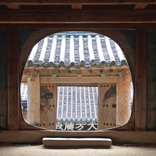 Haeinsa doorway