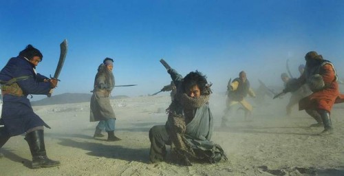 Lee as the one-armed swordsman, somewhere in the Manchurian desert