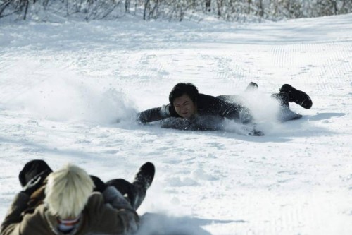 Lee in cold pursuit of the Japanese archvillain down a Swiss ski-slope