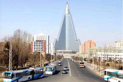 The completed exterior of the Ryugyong Hotel