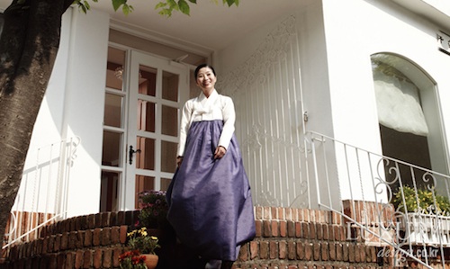 Hanbok designer Lee Hye-sun, barred from the Shilla dining room