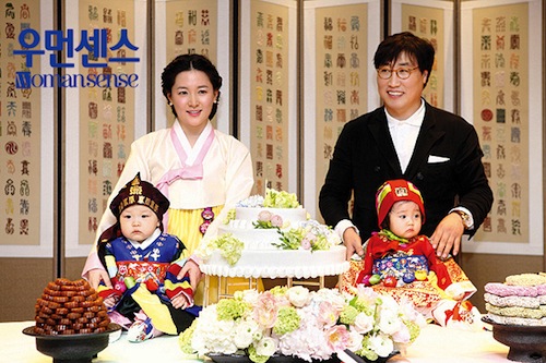 The first birthday celebration for Lee Young-ae's twins