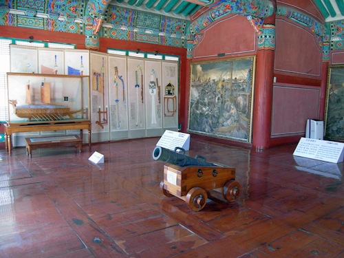 Inside the Jeseungdang Hall Inside the Jeseungdang Hall