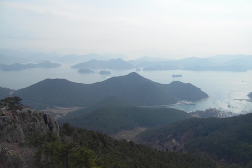 The view towards Hansando and Geojedo from the Mireuksan cable car on Mireukdo