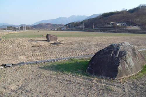 Some of the bronze age dolmen in Teuk-ri, Geumseo-myeon, Sancheong-gun Some of the bronze age dolmen in Teuk-ri, Geumseo-myeon, Sancheong-gun