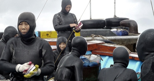 Photo Credit - Mikhail Karikis, SeaWomen, 2012