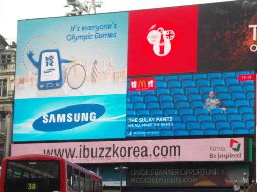 KTO advertisement at Piccadilly Circus
