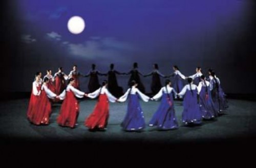 Ganggangsullae - a traditional Chuseok dance