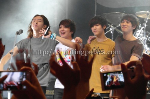 CNBlue at the indigO2