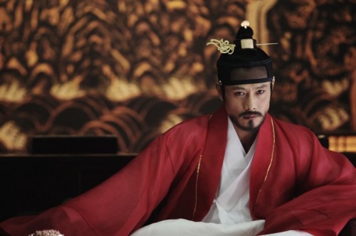 Lee Byung-hun: both King and Clown
