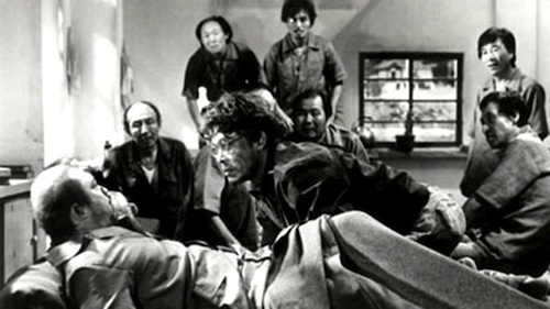 Jjagko is recognised by his pursuer Song Ki-yol in the hostel