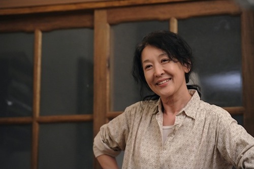 Spring Snow: Kim Soon-ok (Yoon Suk Hwa) in happier times