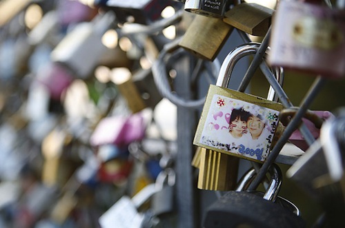 Padlocks on a Namsan Tower fence - photo by Jean Chung