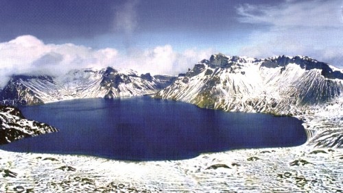 Cheonji Lake at the summit of Baekdusan