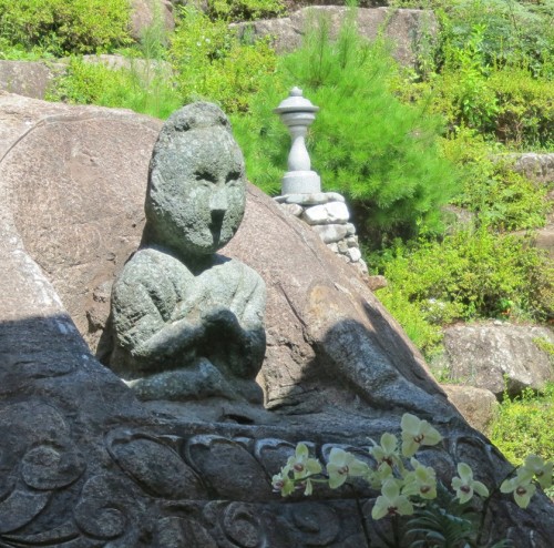 The statue of Mago near Yaksu-sa temple