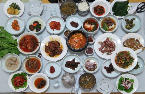 Hanjeongsik in a Suncheon restaurant