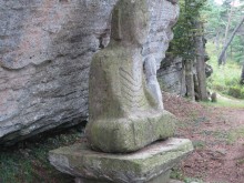 One of the "folksy" buddha statues to be found everywhere at Unjusa