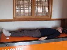 This water bed with powerful water jets gave a surprisingly pleasurable massage