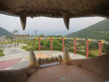 The view from inside the bear's mouth
