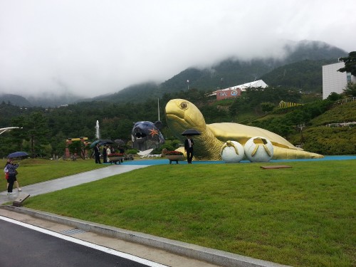 A turtle for longevity and a bear from the Tangun myth