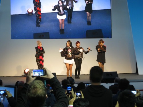2NE1 in action