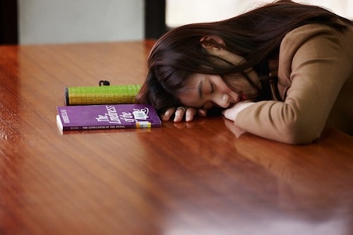 Haewon asleep in the library