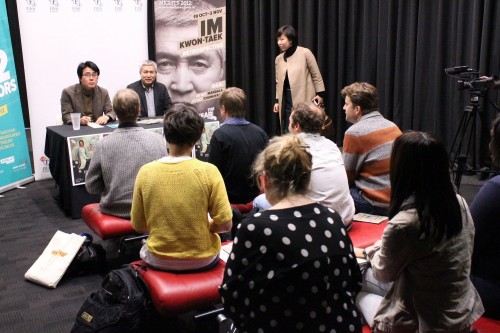 Im Kwon-taek with Kim Hong-joon at the group interview with film bloggers