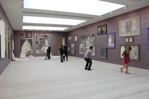 Installation view of Cho Duck-hyun's Nora Collection (2008)