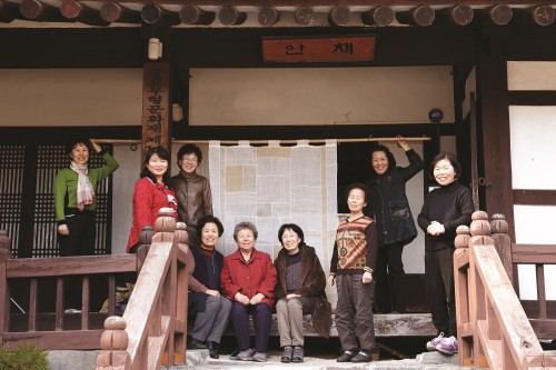 9 artisans for Hansan Ramie Patchwork