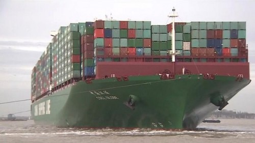 CSCL Globe in the Port of Qingdao