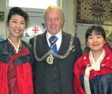 At the opening of the Korean Information Centre in New Maldon (photo: Ken Smith)