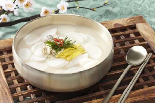 Tteokguk: traditional food for the Lunar New Year