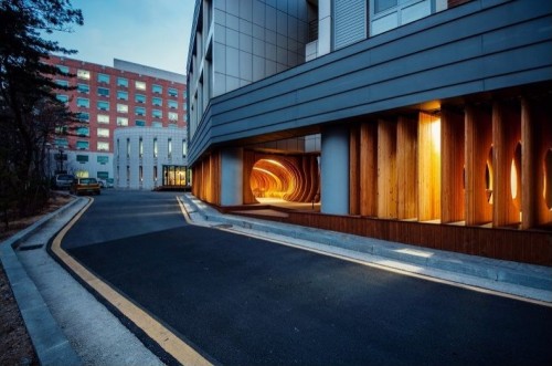 UTAA Company: University of Seoul Rest Hole, Jeonnongdong, Seoul, 2012 (Photo: Hyosook Chin)